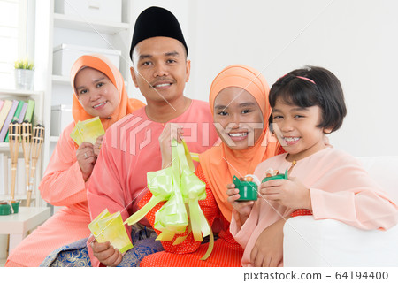 Celebrate aidilfitri 64194400