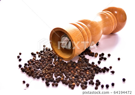 Grain black pepper and mill Grain black pepper and mill 64194472