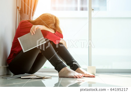 Asian women are worried about the invoice because 64195217