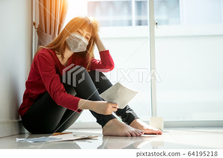 Asian women are worried about the invoice because Asian women are worried about the invoice because 64195218