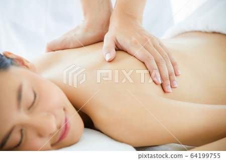 ิBeauty woman massage spa Estee relaxing person material 64199755