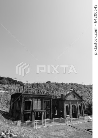 Matsushima coal mine four mine ruins (four red bricks) black and white [Saikai City, Nagasaki Prefecture] 64200545