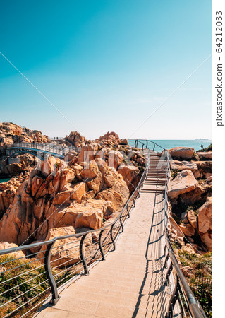 Sea and bridge at Daewangam park in Ulsan, Korea 64212033