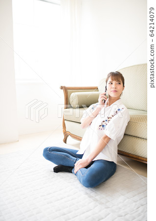 A woman to call 64214079