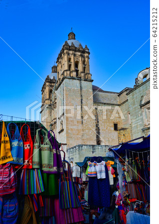 Santo Domingo Church and Stalls (Oaxaca, Mexico) Santo Domingo Church and Stalls (Oaxaca, Mexico) 64215212