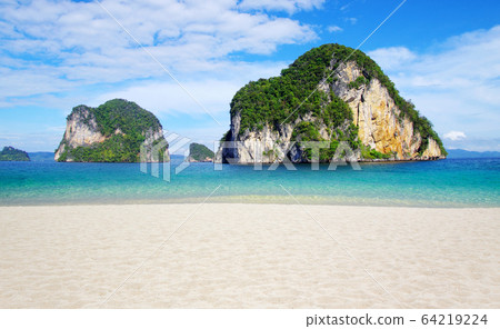 sea in Thsiland 64219224