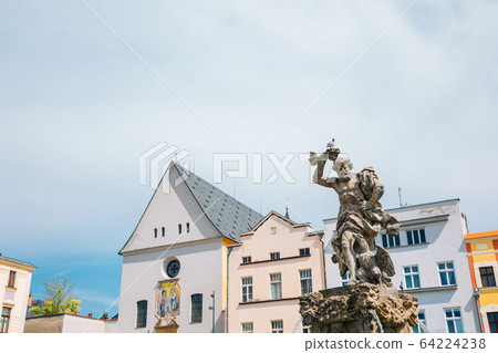 Jupiter fountain and Dolni Namesti old town square in Olomouc, Czech Republic 64224238