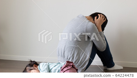 育兒疲勞 64224478