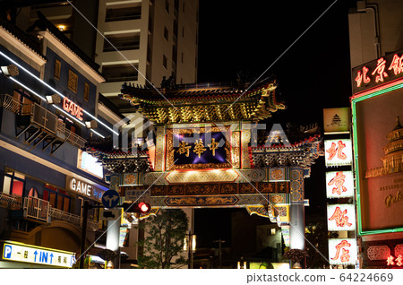 Yokohama Chinatown Choyomon night view 64224669