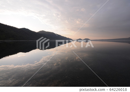 支笏湖沒有早晨 支笏湖沒有早晨 64226018