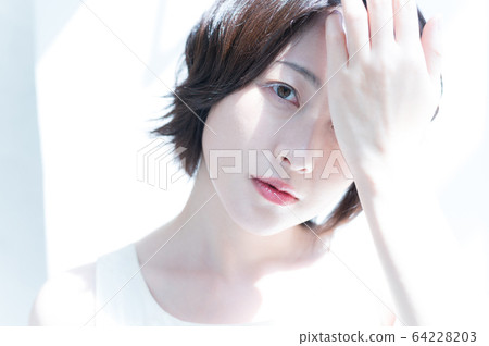 Women beauty 64228203