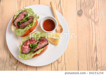 Beef sandwich 64231234