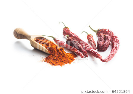 Dried red chili peppers and chili powder 64231864