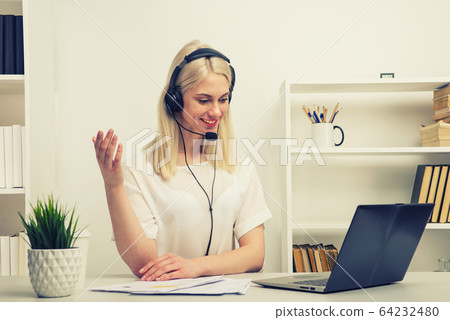 Close-up portrait of a customer service agent 64232480