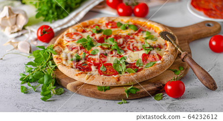 Pizza margherita homemade Pizza margherita homemade 64232612