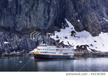 Cruises, Alaska, Glacier Bay National Park Sea, Cruise, Alaska, and Reyesi National Park, Cruise, 64236360