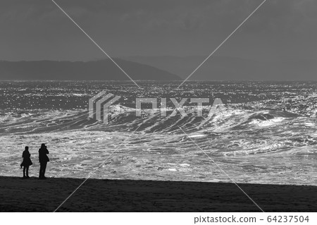 大浪Nazare葡萄牙 64237504