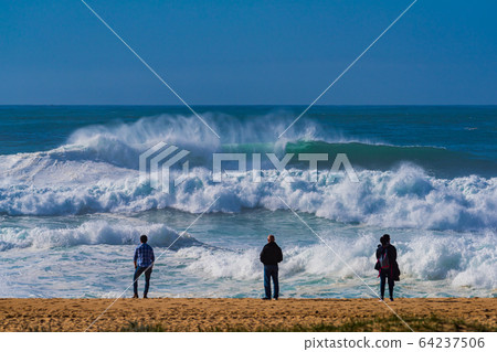 大浪Nazare葡萄牙 64237506