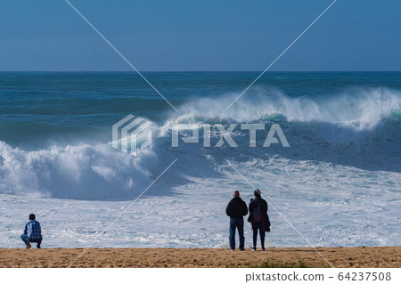 大浪Nazare葡萄牙葡萄牙 64237508