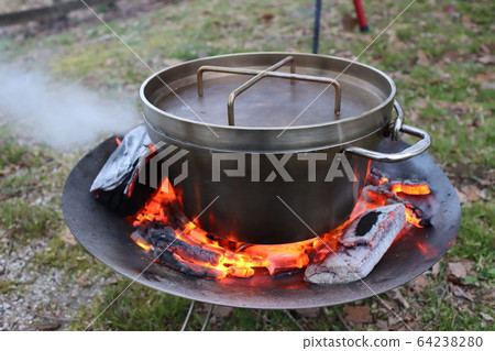 Dutch oven Dutch oven 64238280