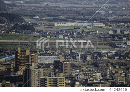 鳥瞰城市和新幹線景觀 鳥瞰城市和新幹線景觀 64242636