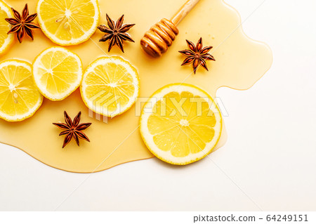 Honey and lemon Honey and lemon 64249151