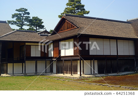Between Katsura Imperial Villa and Musical Instrument-2 64251368