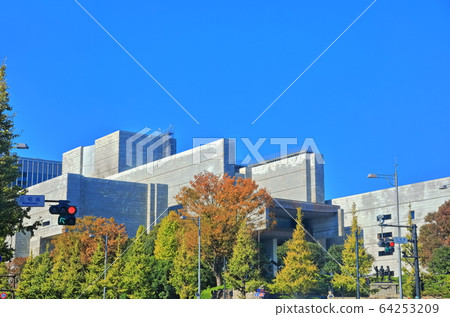 [Tokyo] Supreme Court building under clear weather 64253209