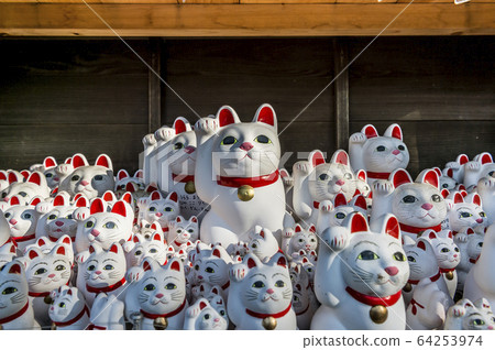 Many lucky cats in the temple of Gotokuji, Setagaya-ku, Tokyo 64253974