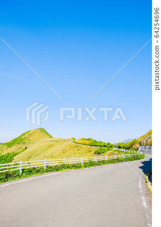 瓶森林森林公路 瓶森林森林公路 64254696