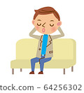 在沙發上休息的男人 64256302
