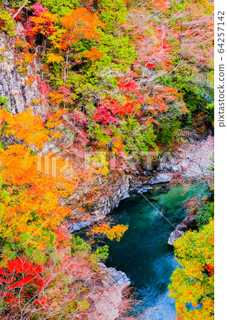 土chi峽(秋天) 土chi峽(秋天) 64257142