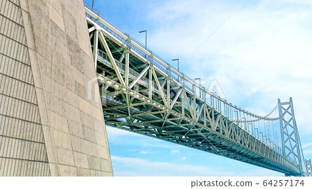 神戶側的明石海峽大橋 神戶側的明石海峽大橋 64257174
