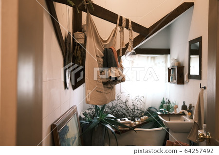 The interior of the bathroom that was tastefully decorated 64257492