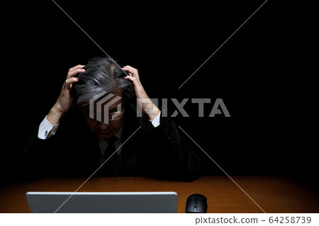 一個有悲劇感的人黑背西裝人物執行總裁官僚 64258739