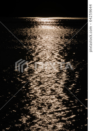 Sunlight reflection on water surface _ glitter image Sunlight reflection on water surface _ glitter image 64259644