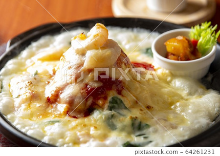 Doria with plenty of cheese 64261231