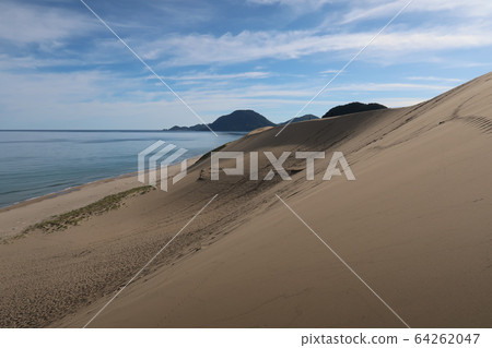 鳥取沙丘和海 64262047