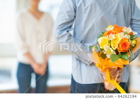 結婚紀念日禮物禮物聖誕節男女兩人花花束室內室內花束 64262194