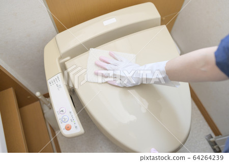 清潔廁所 64264239