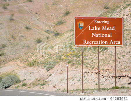 Lake Mead National Recreation Area Sign near the Arizona Nevada boarder in Mohave County, Arizona USA Lake Mead National Recreation Area Sign near the Arizona Nevada boarder in Mohave County, Arizona USA 64265681