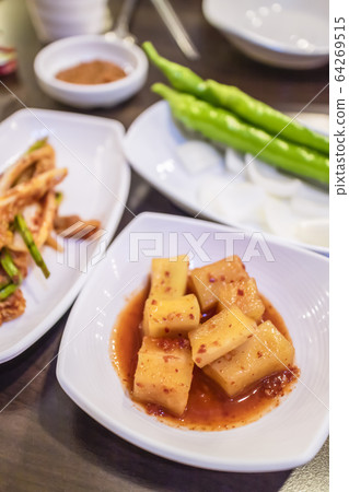 Kkakdugi，蘿蔔泡菜，小菜，韓國 64269515