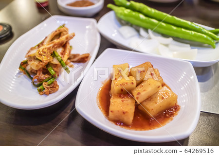 Kkakdugi,蘿蔔泡菜,小菜,韓國 Kkakdugi,蘿蔔泡菜,小菜,韓國 64269516