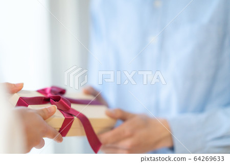 Anniversary marriage proposal gift present christmas man and woman two person box small box indoor indoor 64269633