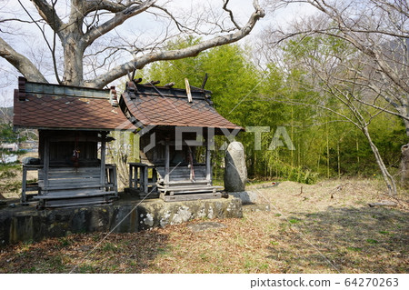 Shrine between Omotogawa and Shimizugawa Shrine between Omotogawa and Shimizugawa 64270263