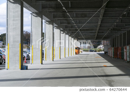 Warehouse berth 64270644