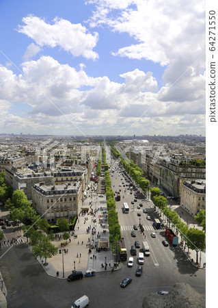 Panoramic view of Paris from the roof of the Triumphal Arch 64271550