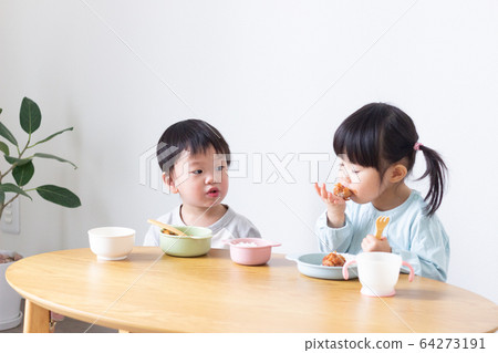 Child meal Child meal 64273191