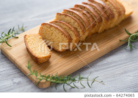 Pound Cake  64274065