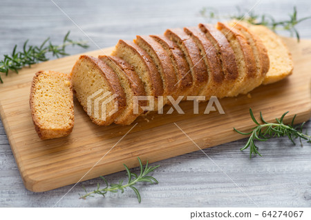 Pound Cake  64274067